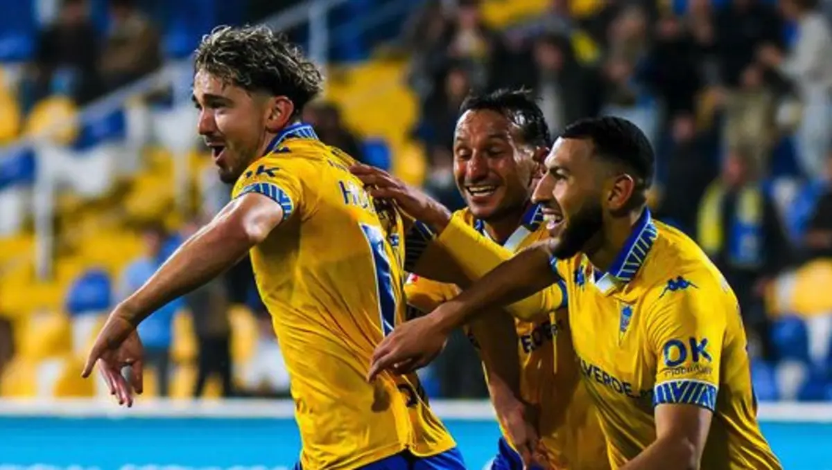 Estoril fez a festa na receção ao Arouca