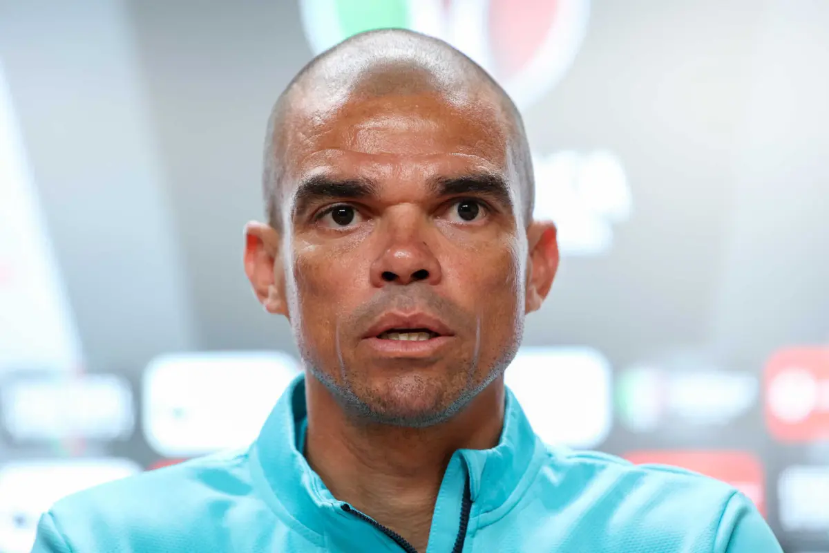 Pepe fica de fora do Benfica-F. C. Porto