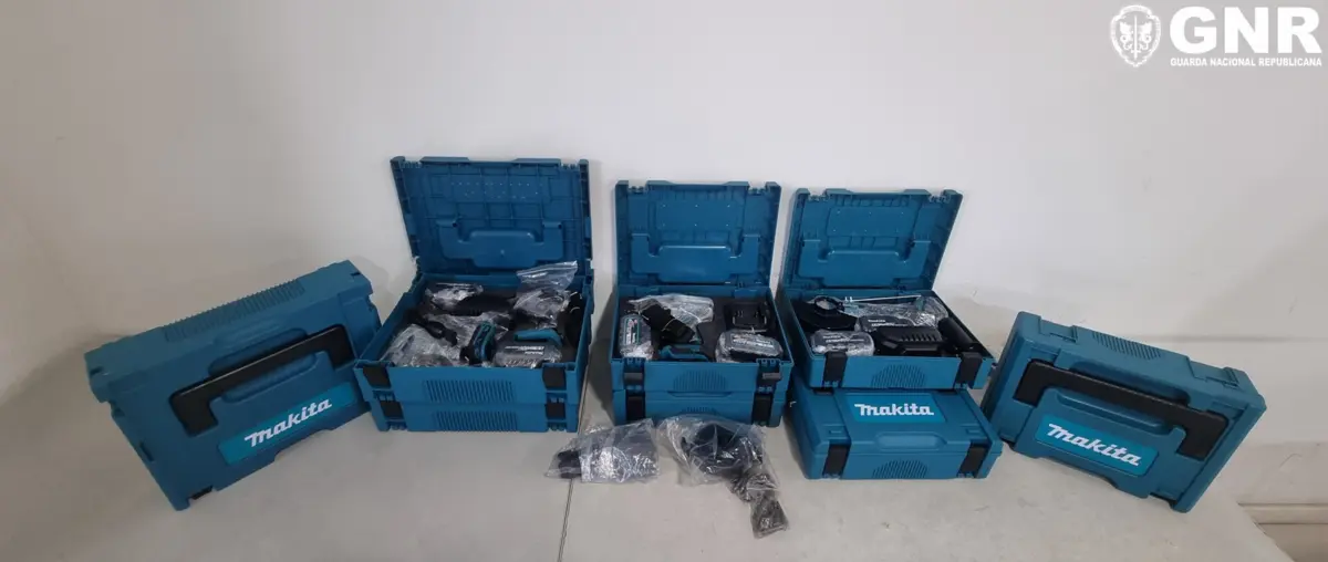 Suspeito tinha rebarbadoras e máquinas contrafeitas