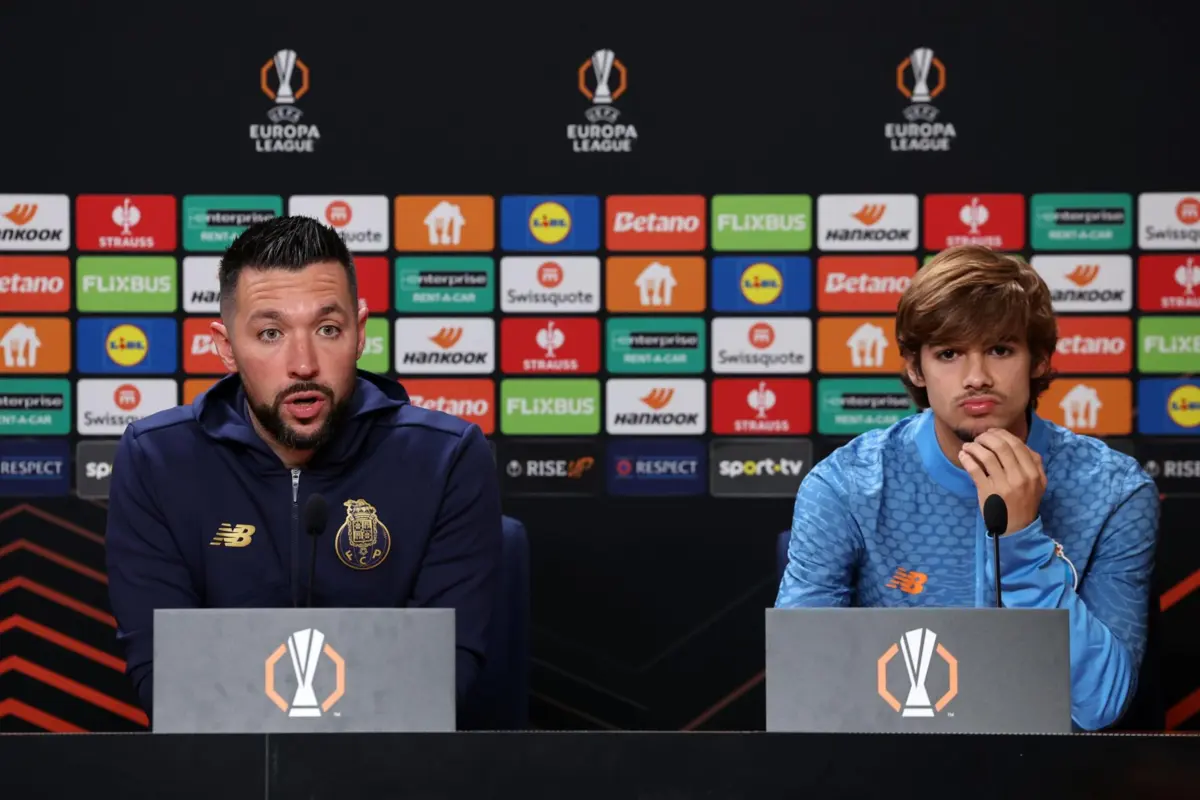 Rodrigo Mora recebeu elogios de Farioli na antevisão do jogo com o Rangers