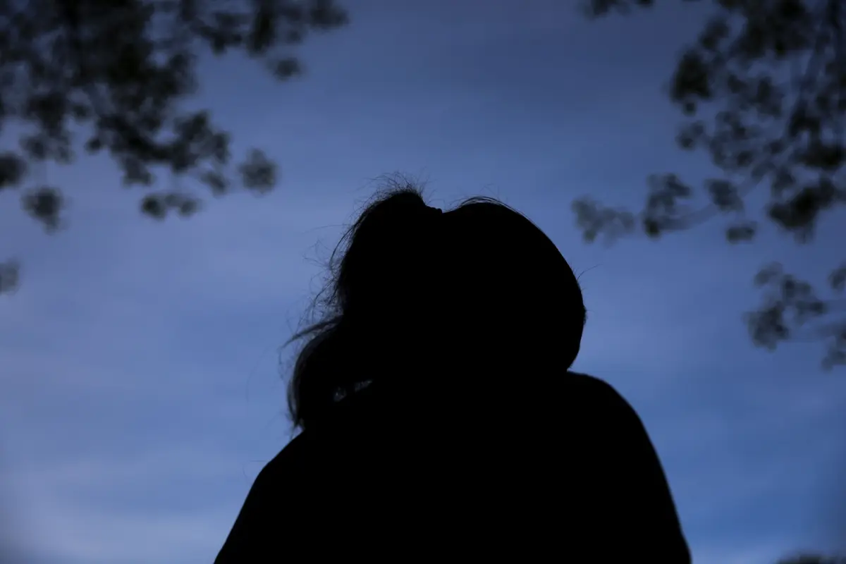 "Vitória" foi vítima de exploração laboral entre os dois e os 14 anos. A mãe também foi vítima de tráfico de seres humanos