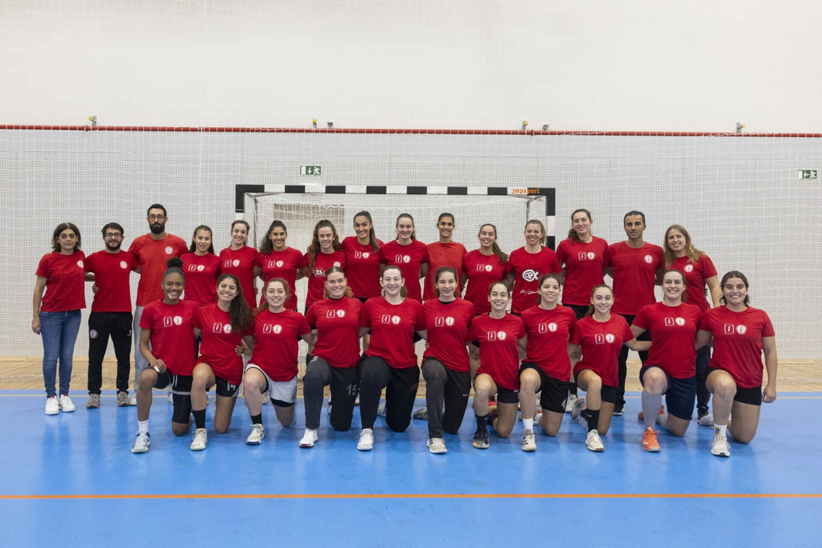 Clube Jovem Almeida Garrett lidera o campeonato nacional da 1.ª Divisão feminina de andebol