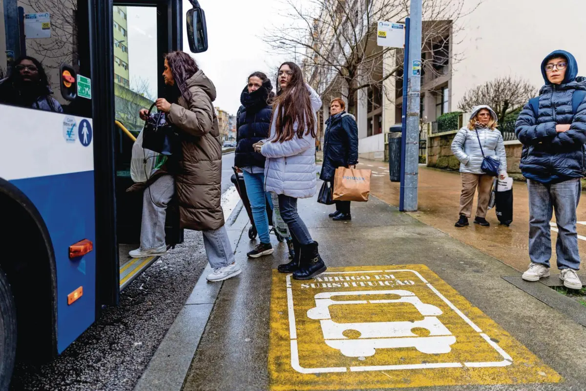 Mesmo os utentes mais vulneráveis ficam expostos às intempéries