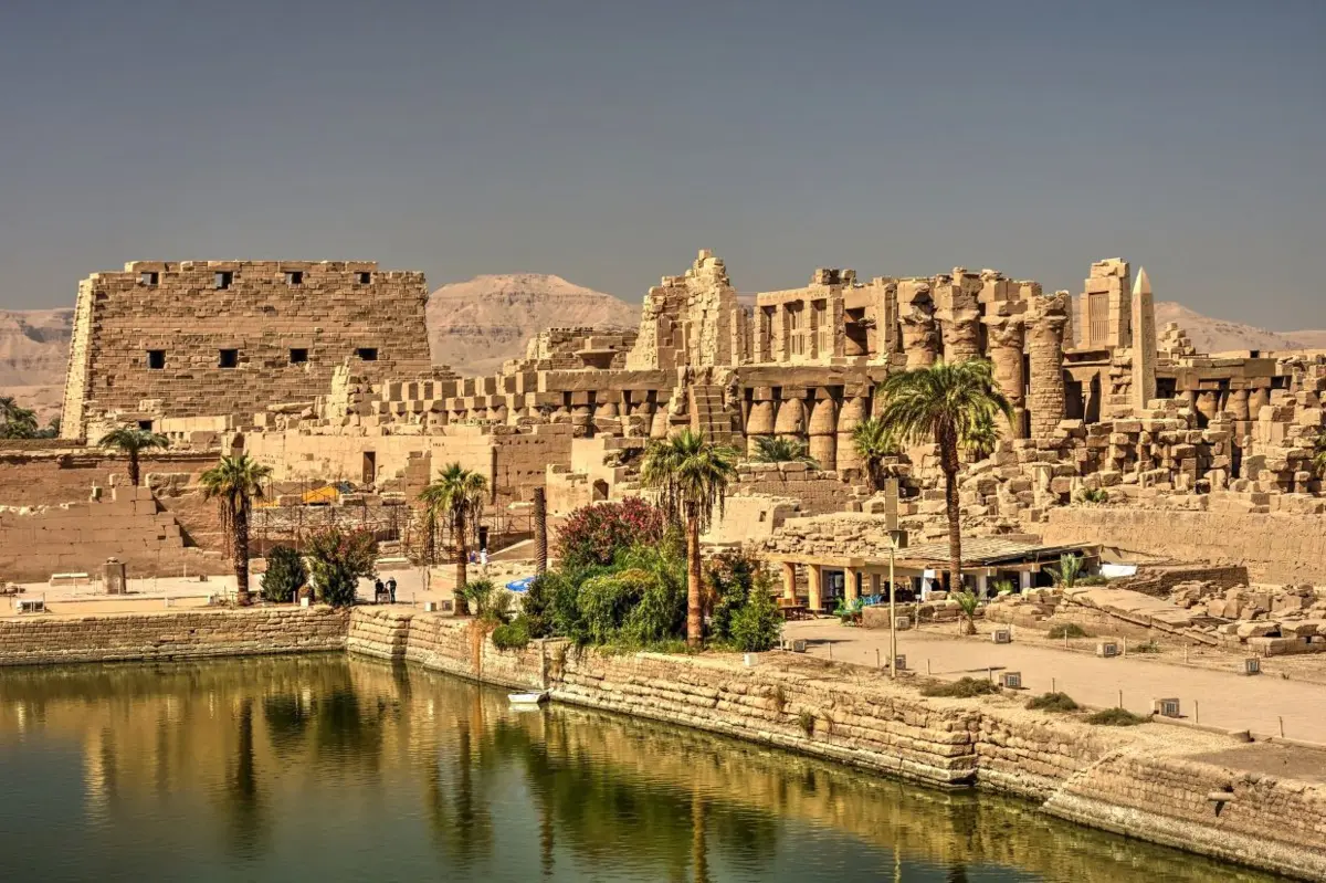 Templo de Karnak fica nas proximidades de Luxor e é Património Mundial da Humanidade