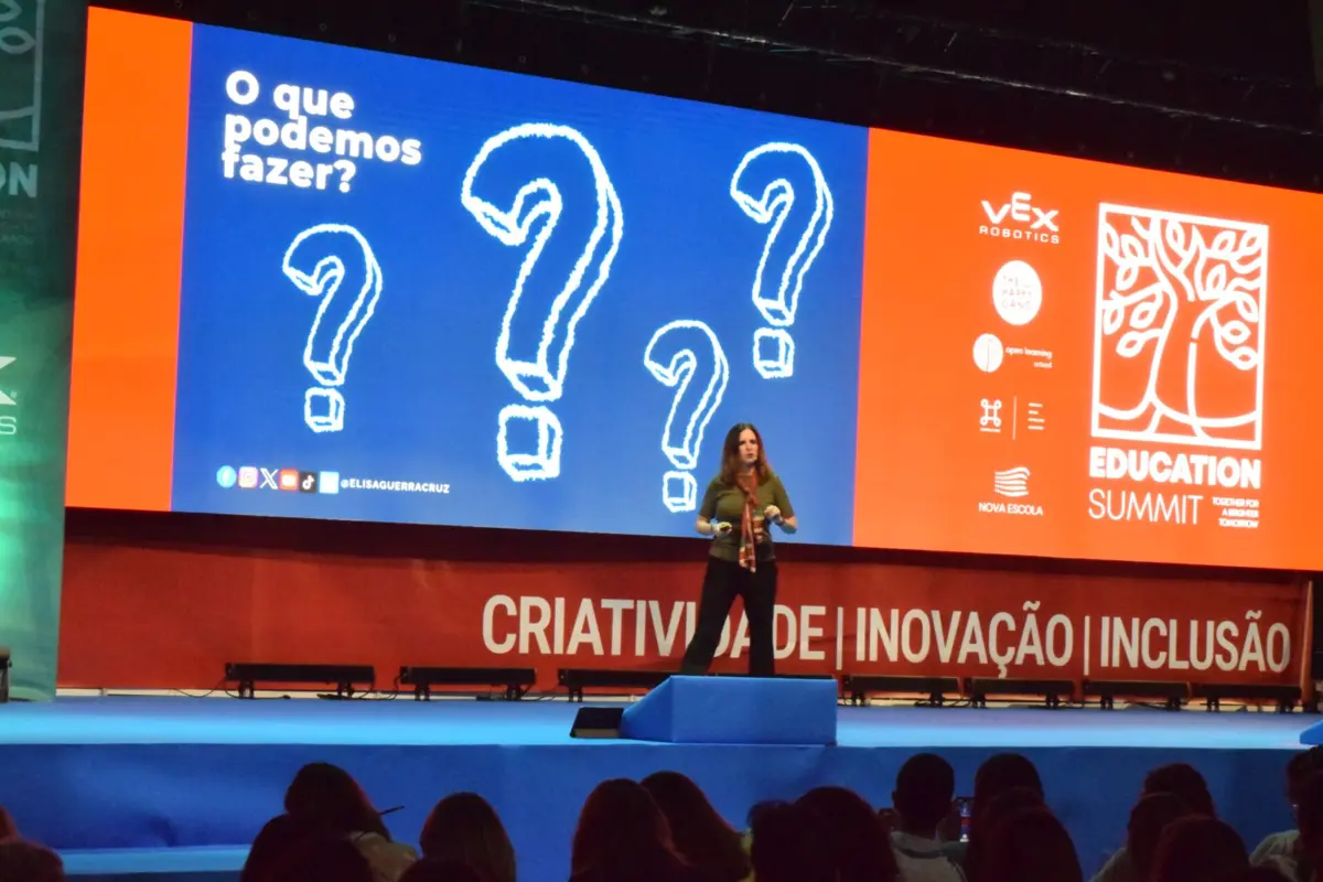 Na cimeira, defendeu-se que "a escola tem sido um fracasso a criar leitores"