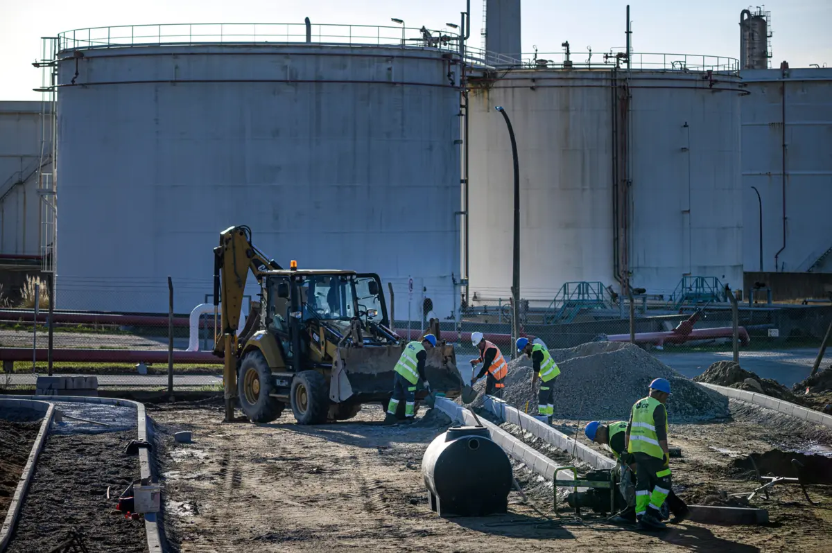 Fundos compensam fecho da refinaria de Matosinhos
