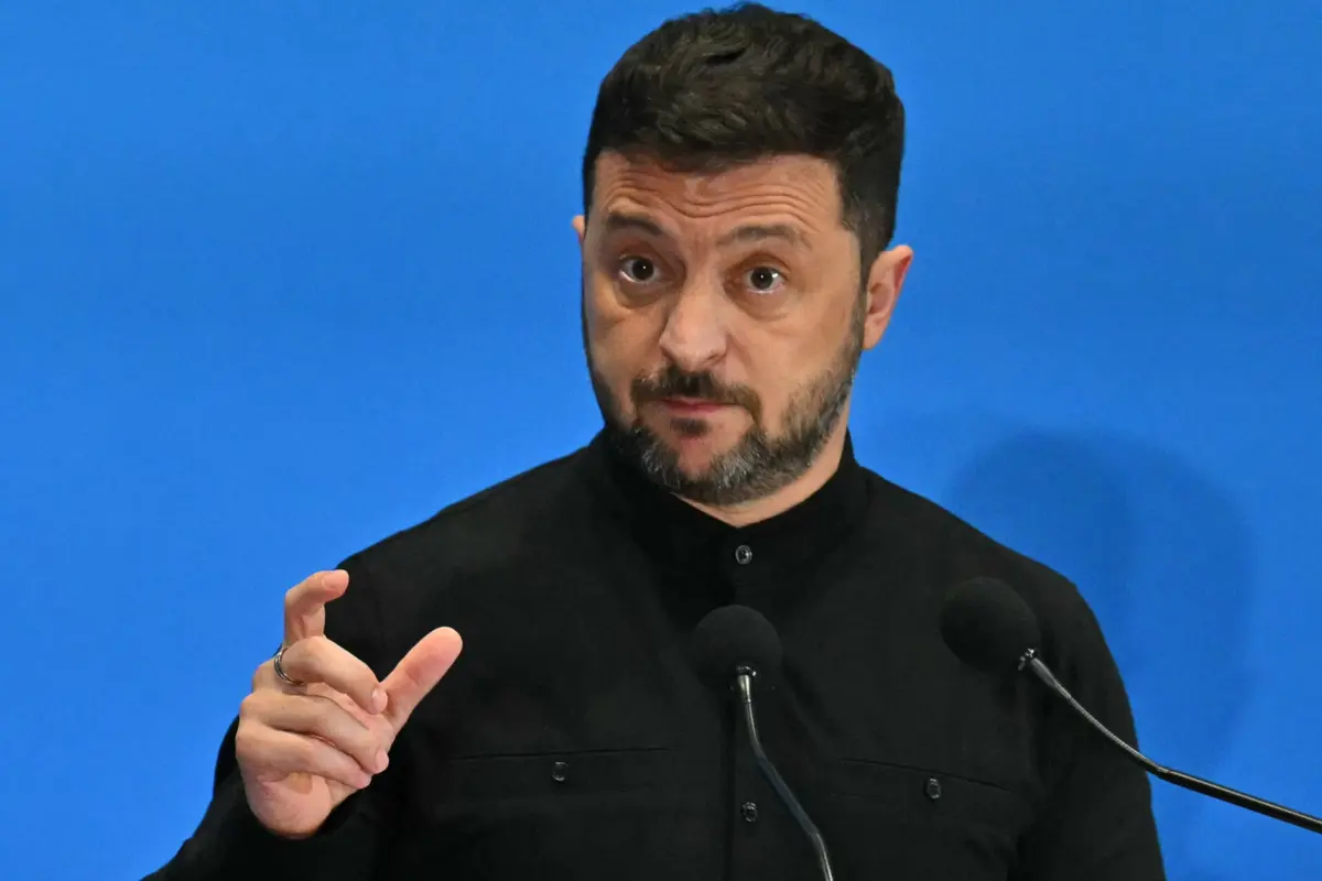 Zelensky justificou a promulgação da polémica lei com a "ingerência russa" e a ausência de resultados em certos processos