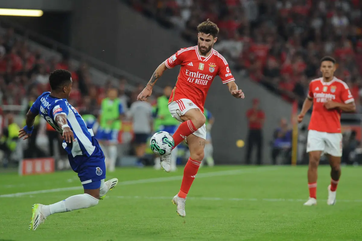 Benfica venceu o F. C. Porto por 1-0