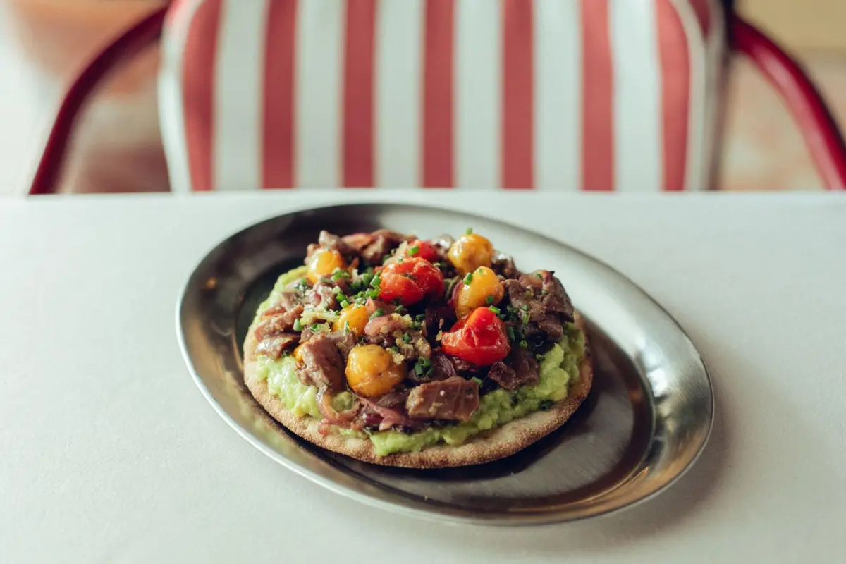 A pizzetta La Tonnetta (tártaro de atum) é uma das novidades do menu do La Trattoria.
