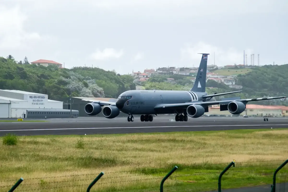 Trabalhadores da Base das Lajes, na ilha Terceira (Açores), recebem a cada 15 dias