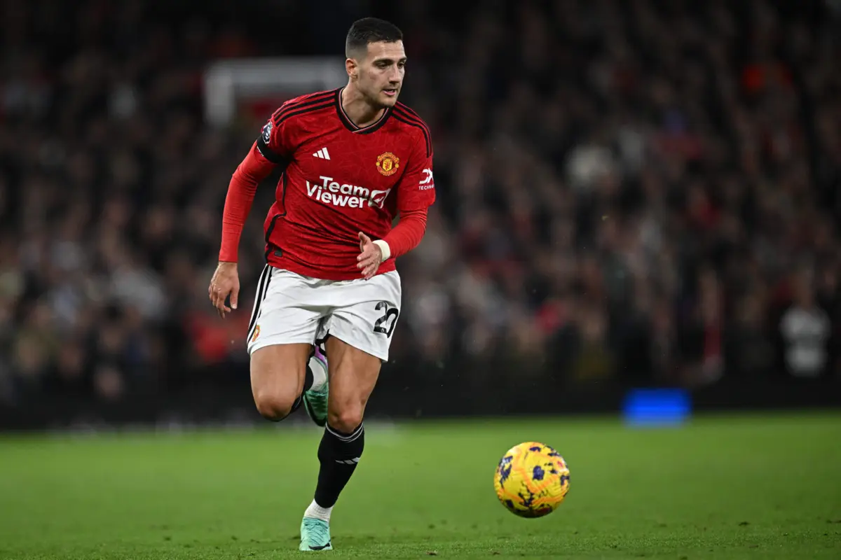 Diogo Dalot abriu caminho à vitória do Manchester United sobre o Wigan