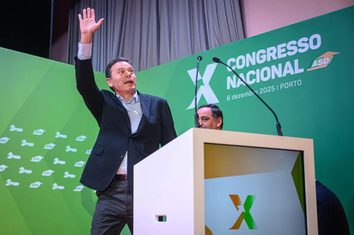 Primeiro-ministro quer também mudar o Código dos Contratos Públicos para desburocratizar o Estado