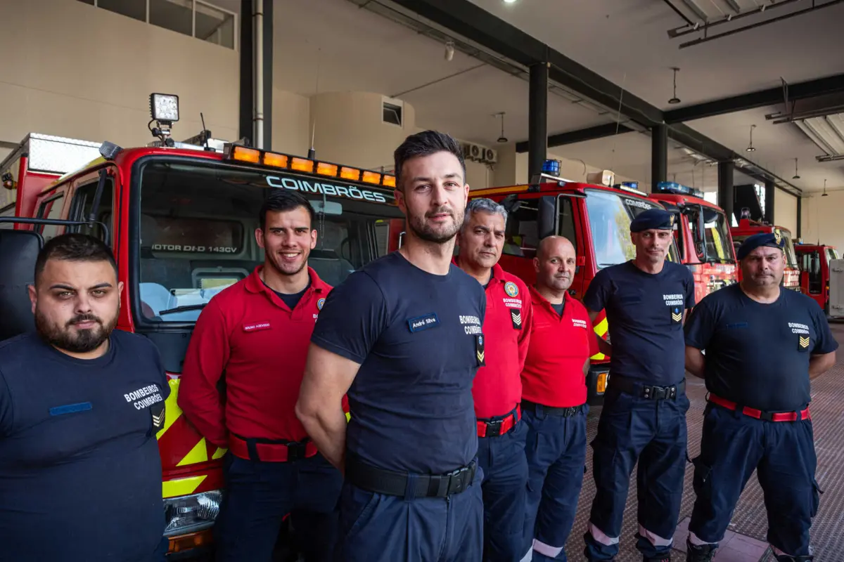 Bombeiros de Coimbrões ajudaram a tirar o canadiano das águas do Douro