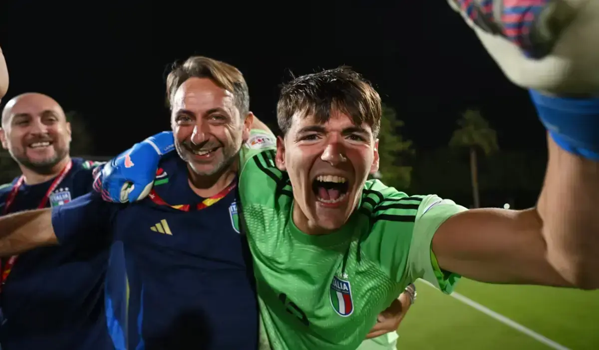 Guardião italiano festeja o bronze