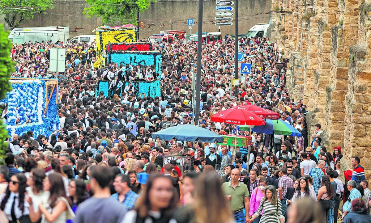 Festas académicas com bilhetes mais caros para equilibrar as contas