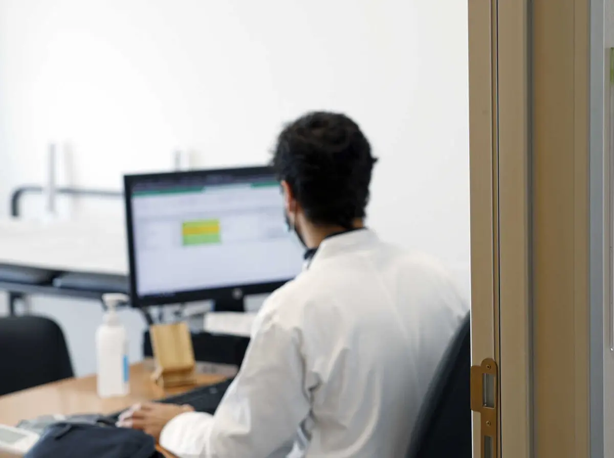 Médicos de família precisam de ter formação sobre IVG, diz ministro da Saúde