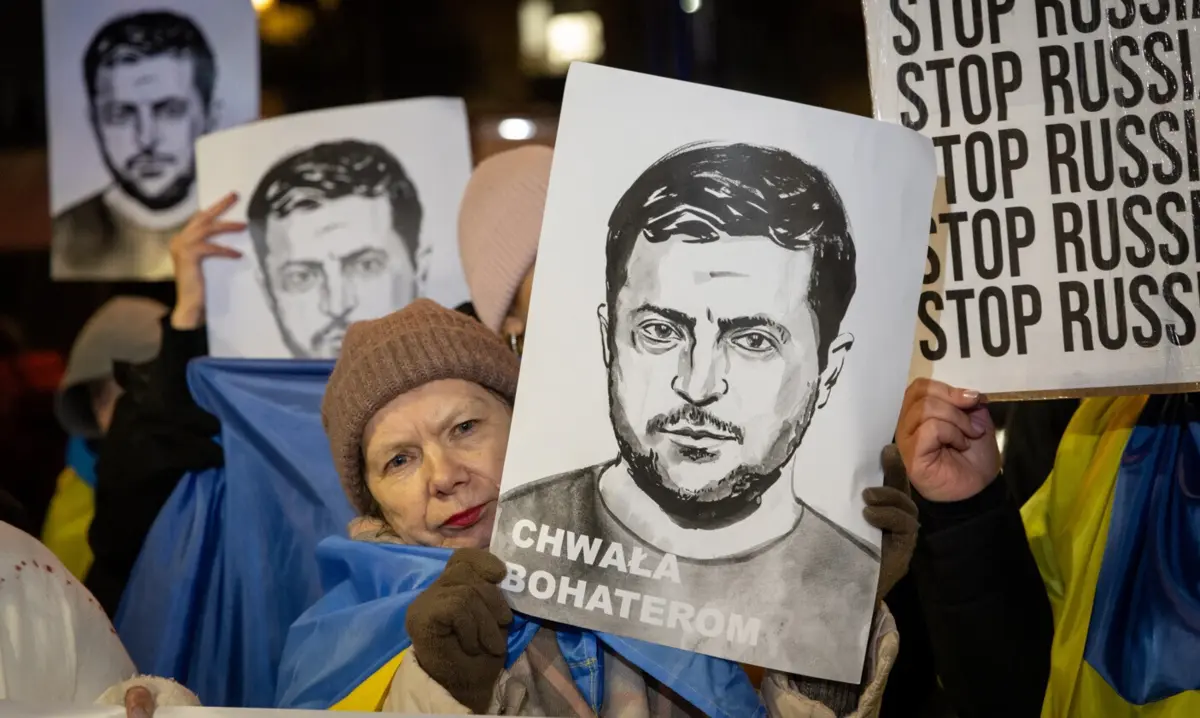 Zelensky diz estar preparado para trabalhar sob "a forte liderança de Trump"