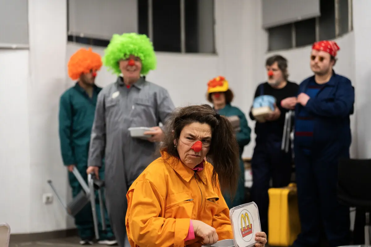 "O que carregamos?" esteve em cena no fim de semana no Teatro Nacional São João, no Porto
