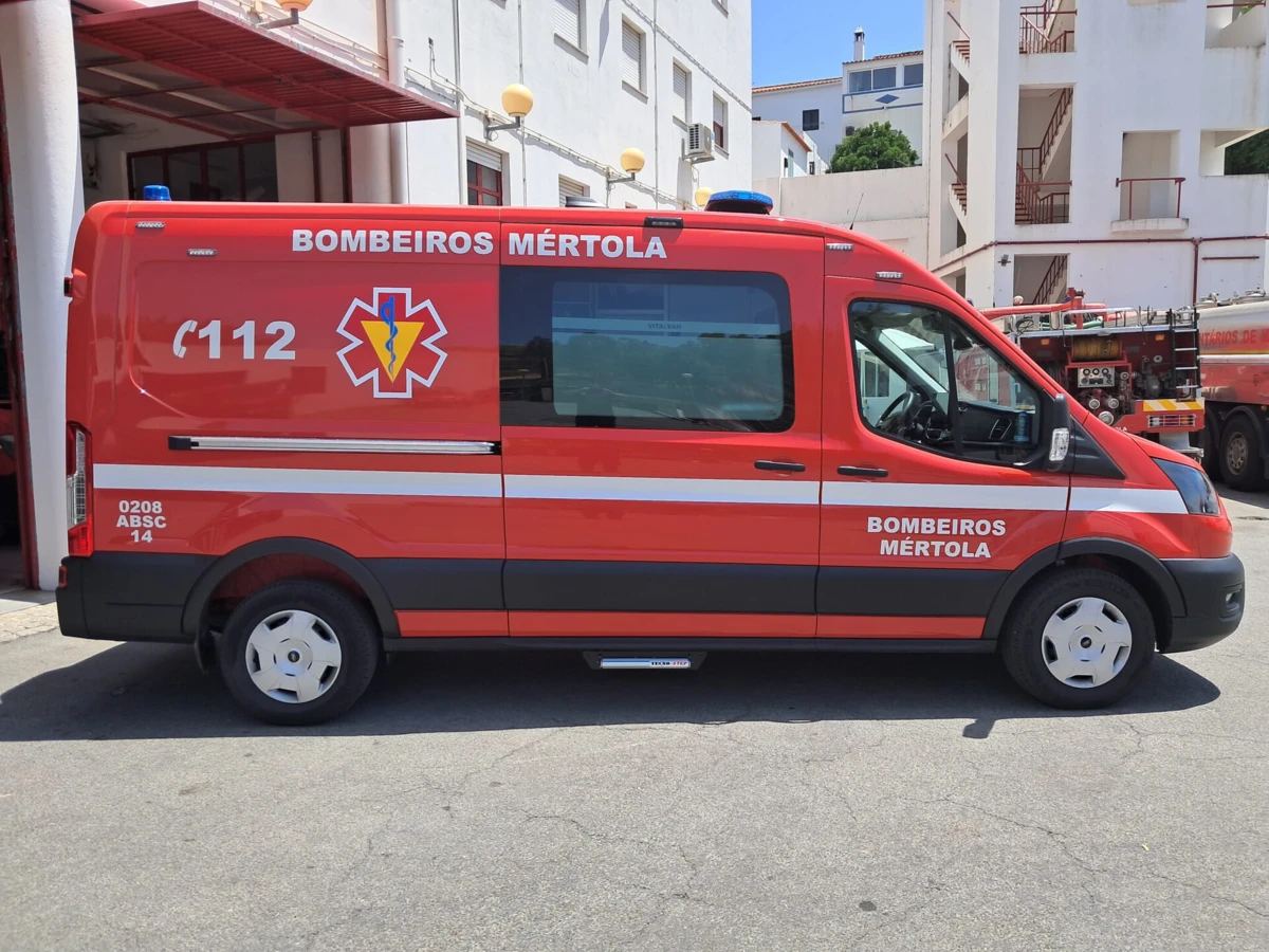 Nova ambulância dos Bombeiros de Mértola