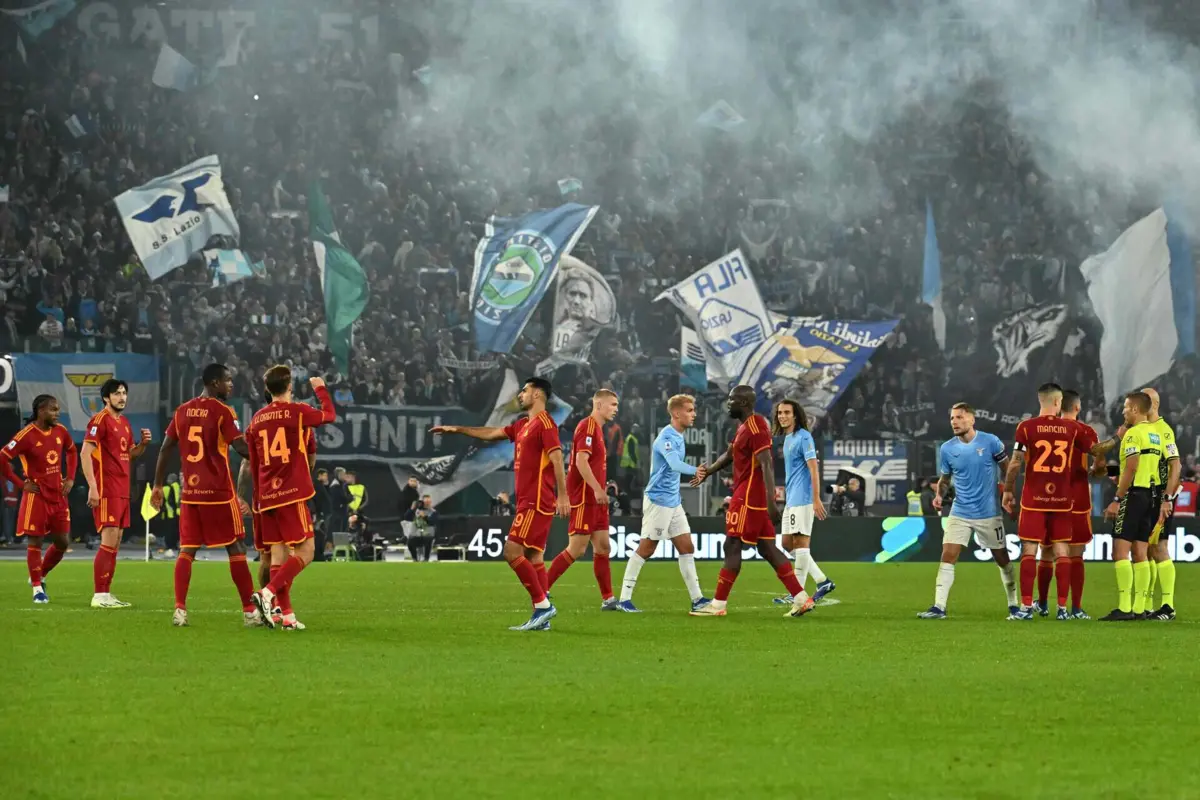 Insultos ocorreram durante um dérbi entre Roma e Lazio