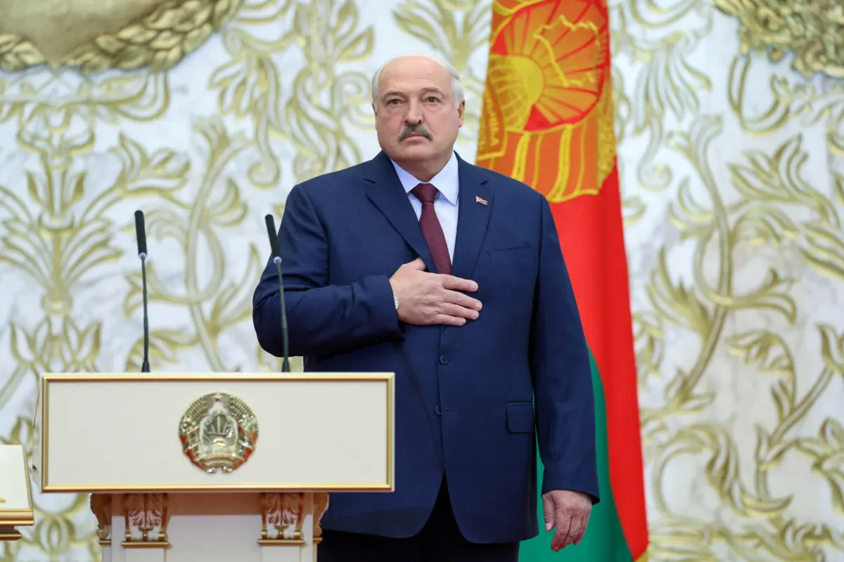 Lukashenko permitiu a Moscovo utilizar o território do país para invadir a Ucrânia