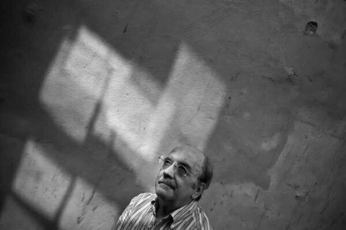 Manuel António Pina (1943-2012) foi poeta, cronista, jornalista do JN e Prémio Camões 2011.