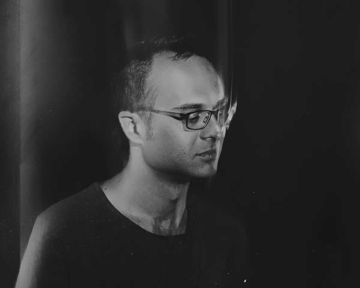 Percurso discográfico do músico australiano iniciou-se em 2013