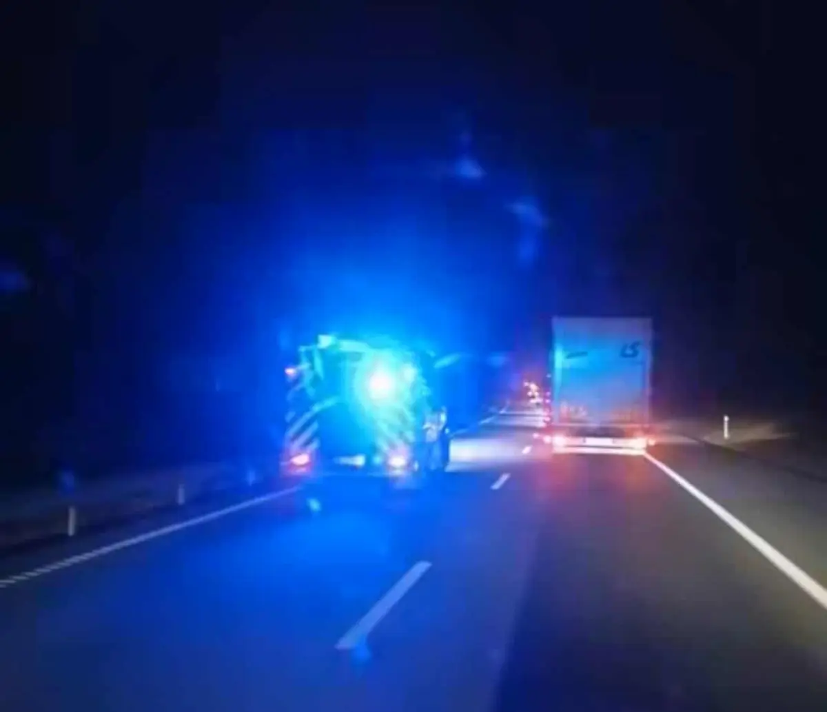 Imagem de contexto do artigo A1 reaberta após incêndio em camião