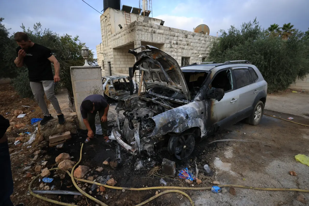 Ataque de colonos israelitas na aldeia de Silwad