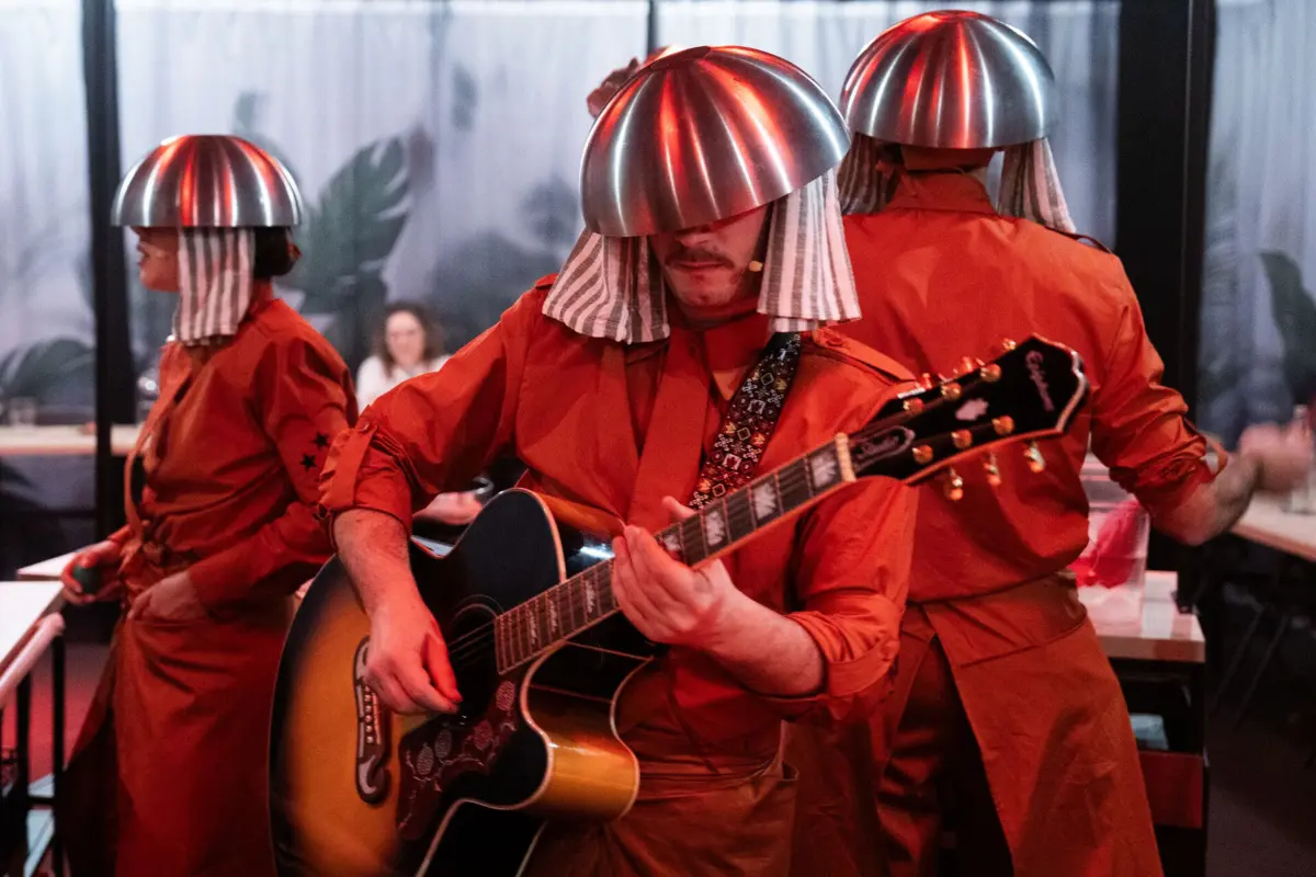 Espetáculo em cena até ao dia 15 é um “grande buffet”, nas palavras do encenador, Bruno Martins