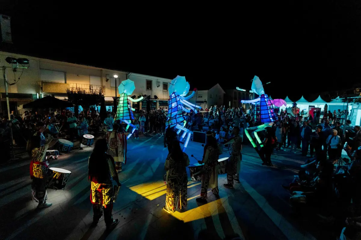 Festival inclui documentários em cafés, restaurantes, mercearias, animação de rua, concertos e outras atividades