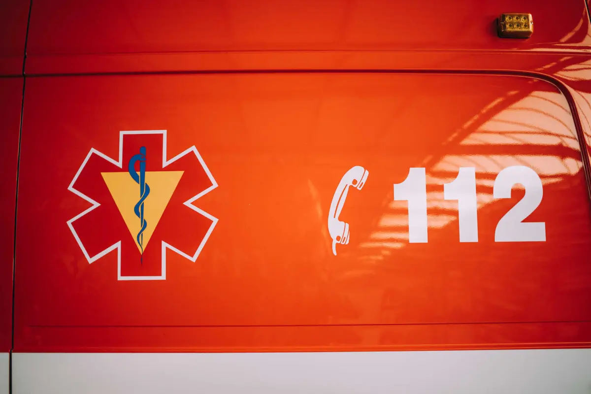 A jovem foi estabilizada e transportada para o Hospital de São José, em Lisboa