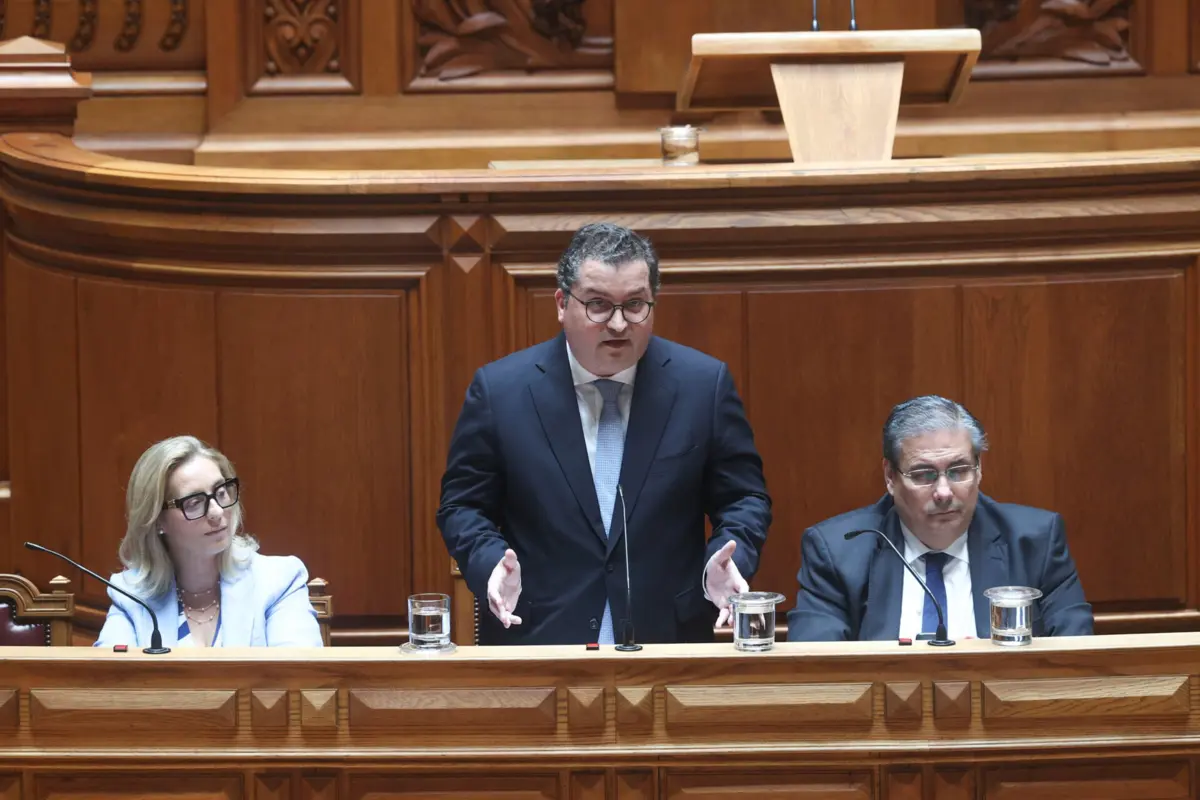 A proposta do Governo foi aprovada com os votos a favor do PSD, CDS-PP, Chega, IL, PAN e JPP, e a abstenção do PS