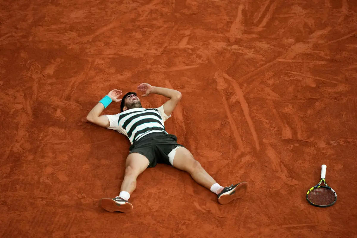 Alcaraz esgotado no final