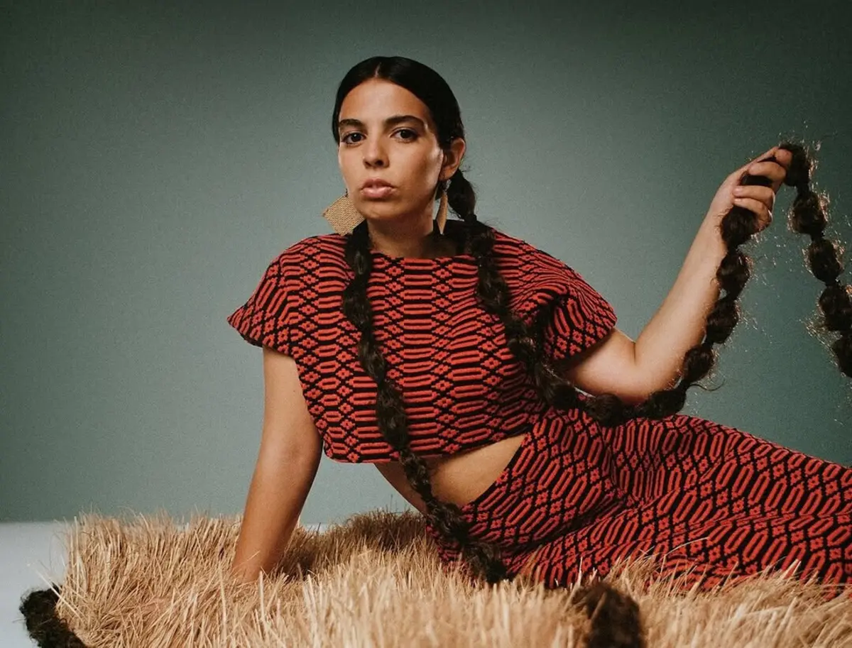 Ana Lua Caiano, nome emergente da canção portuguesa, vai partilhar o palco com a Orquestra Jazz de Matosinhos