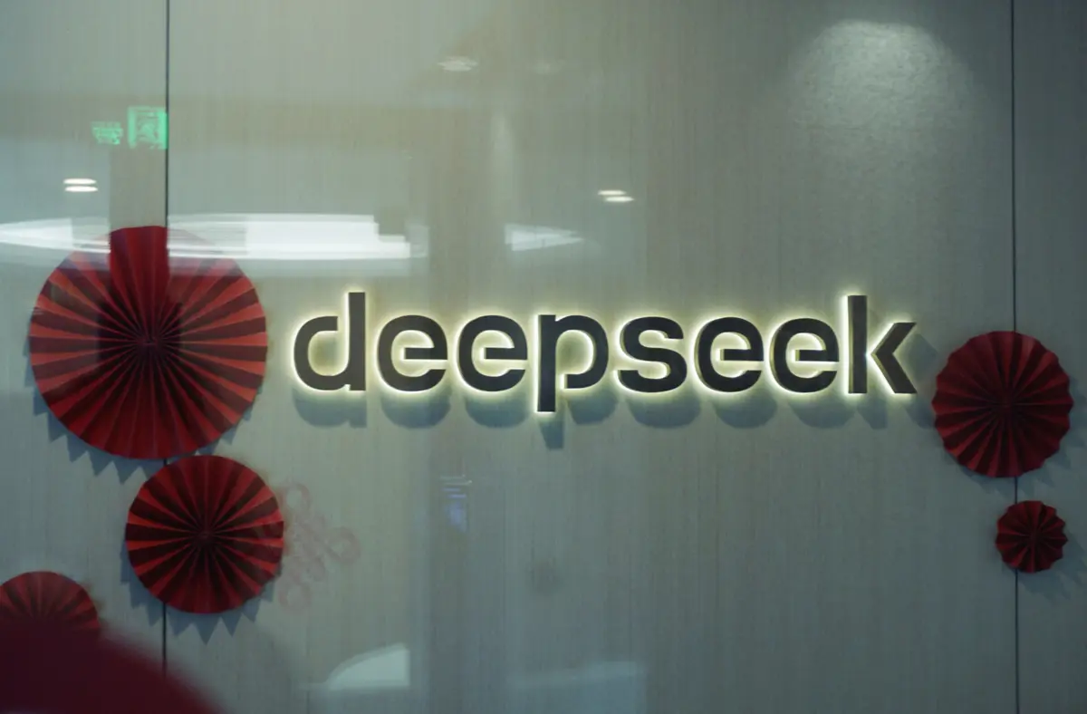 Imagem de contexto do artigo Site da DeepSeek partilha código informático com empresa estatal chinesa