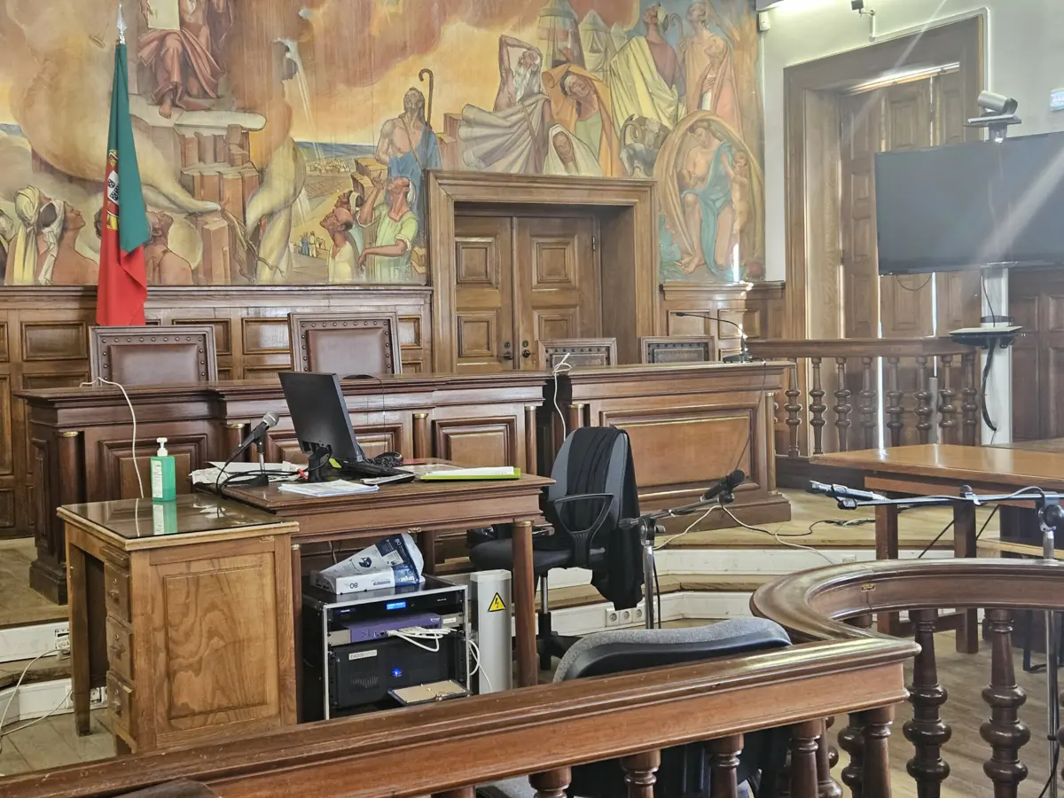 Imagem de contexto do artigo Antiga freira absolvida de desvio de dinheiro e bens avaliados em 359 mil euros