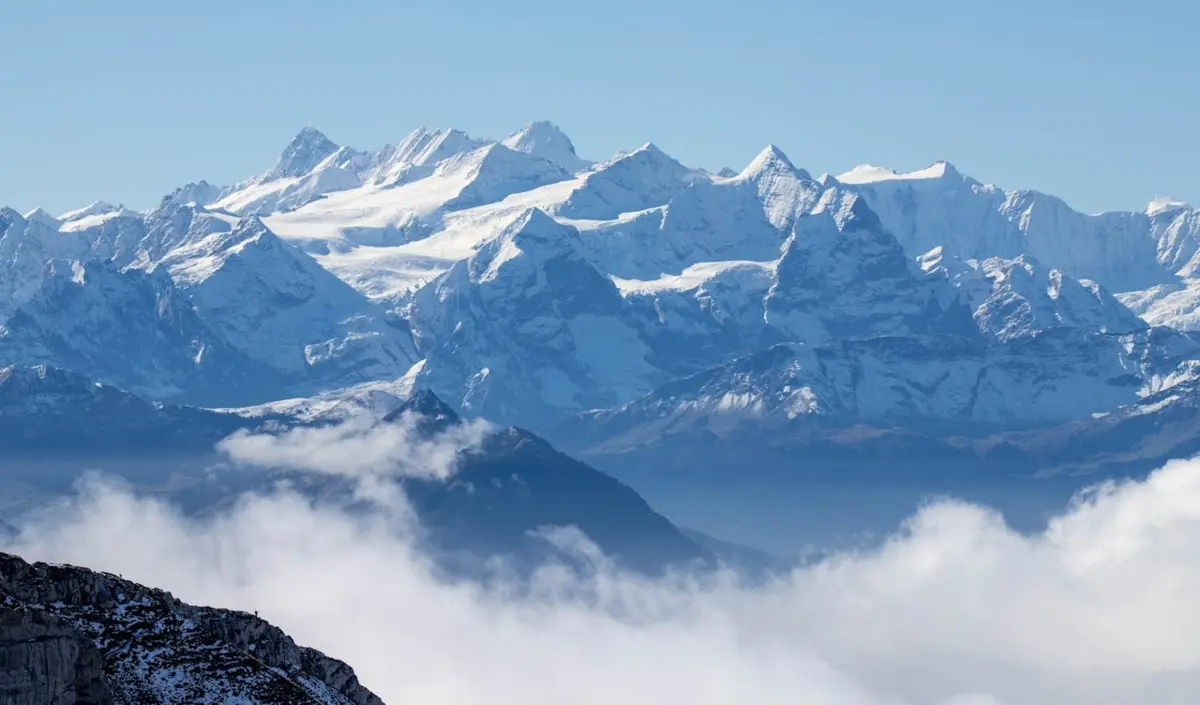 Imagem de contexto do artigo Aquecimento global derreteu um quarto dos glaciares suíços em 10 anos