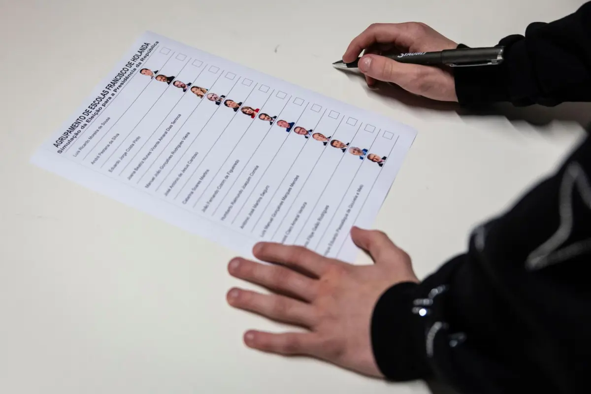 Três dos 14 candidatos do boletim estão excluídos. Os votos no primeiro (Luís Ricardo Sousa), no quarto (Joana Amaral Dias) e no sexto (José Cardoso) serão considerados nulos