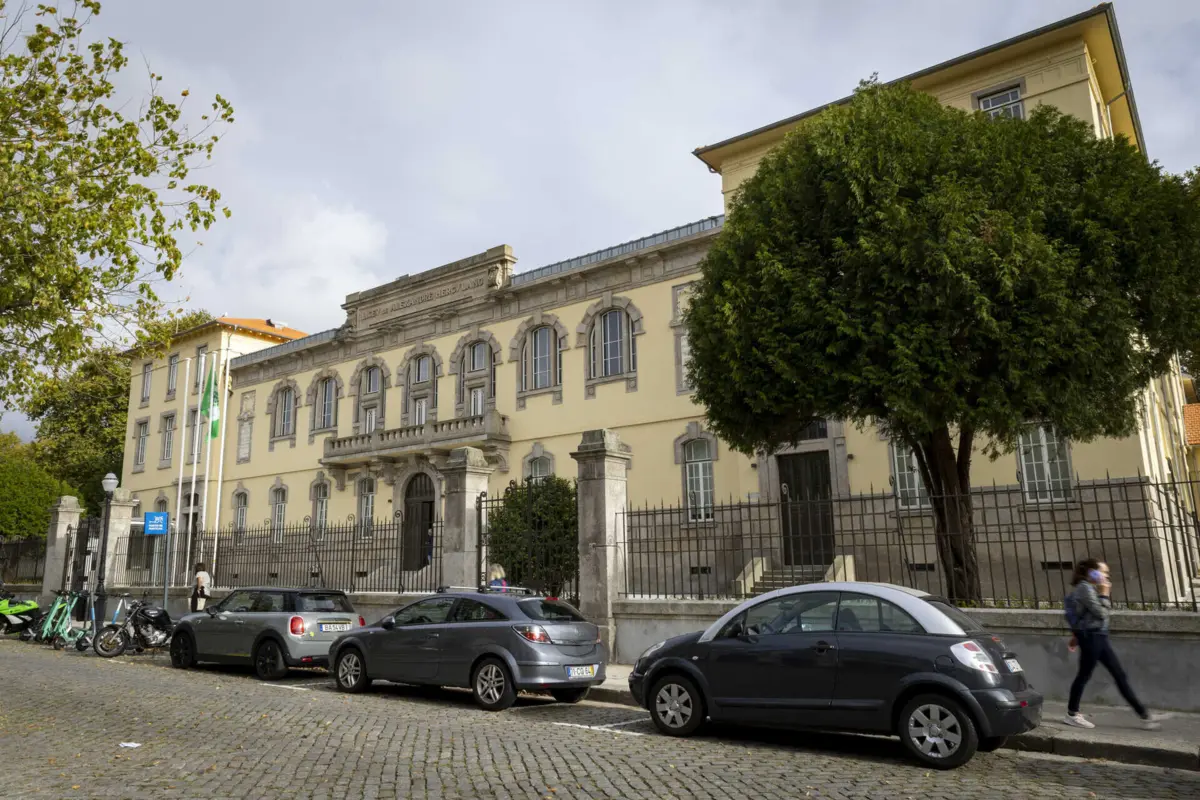 Escola Alexandre Herculano foi a única que recebeu verbas do Estado, disse Filipe Araújo
