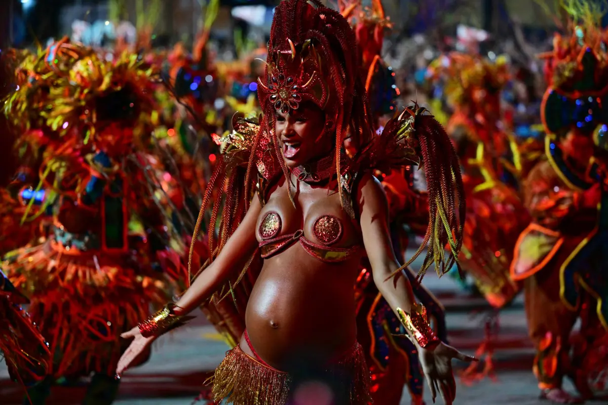 Imagem de contexto do artigo Até o diabo sambou no primeiro dia de desfiles no carnaval do Rio de Janeiro