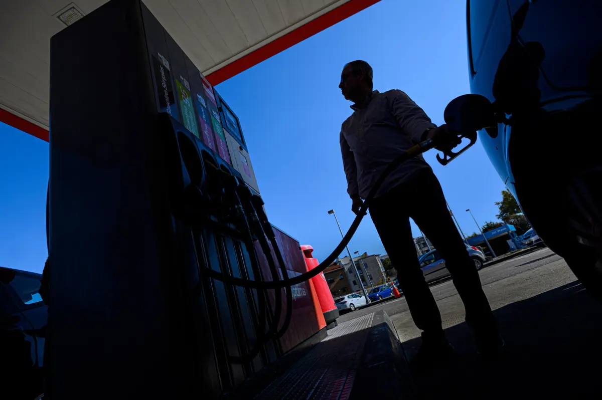 Agência Internacional da Energia prevê excesso da oferta de petróleo em 2025