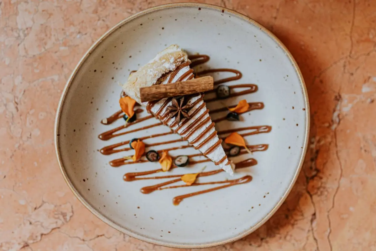 Tarte de castanha assada e caramelo salgado.