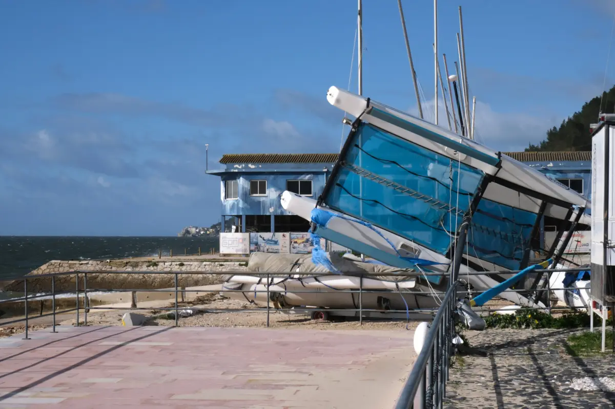 Imagem de contexto do artigo Vento e queda de neve: 12 distritos sob aviso laranja devido ao mau tempo