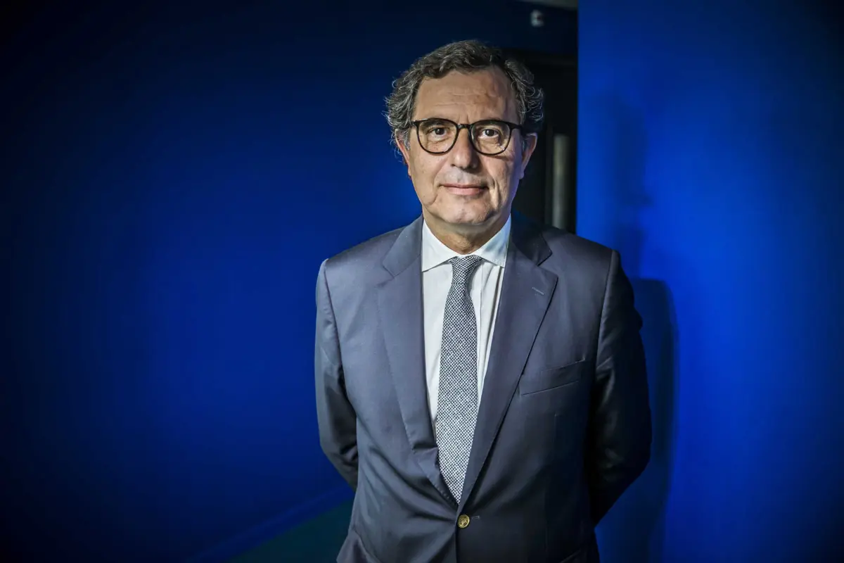 Ministro da Coesão diz que é "improvável" que a negociação da Lei das Finanças Locais se conclua este ano