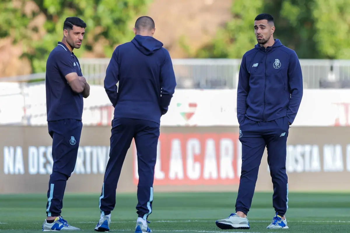 Taremi, Pepe e Diogo Costa são titulares