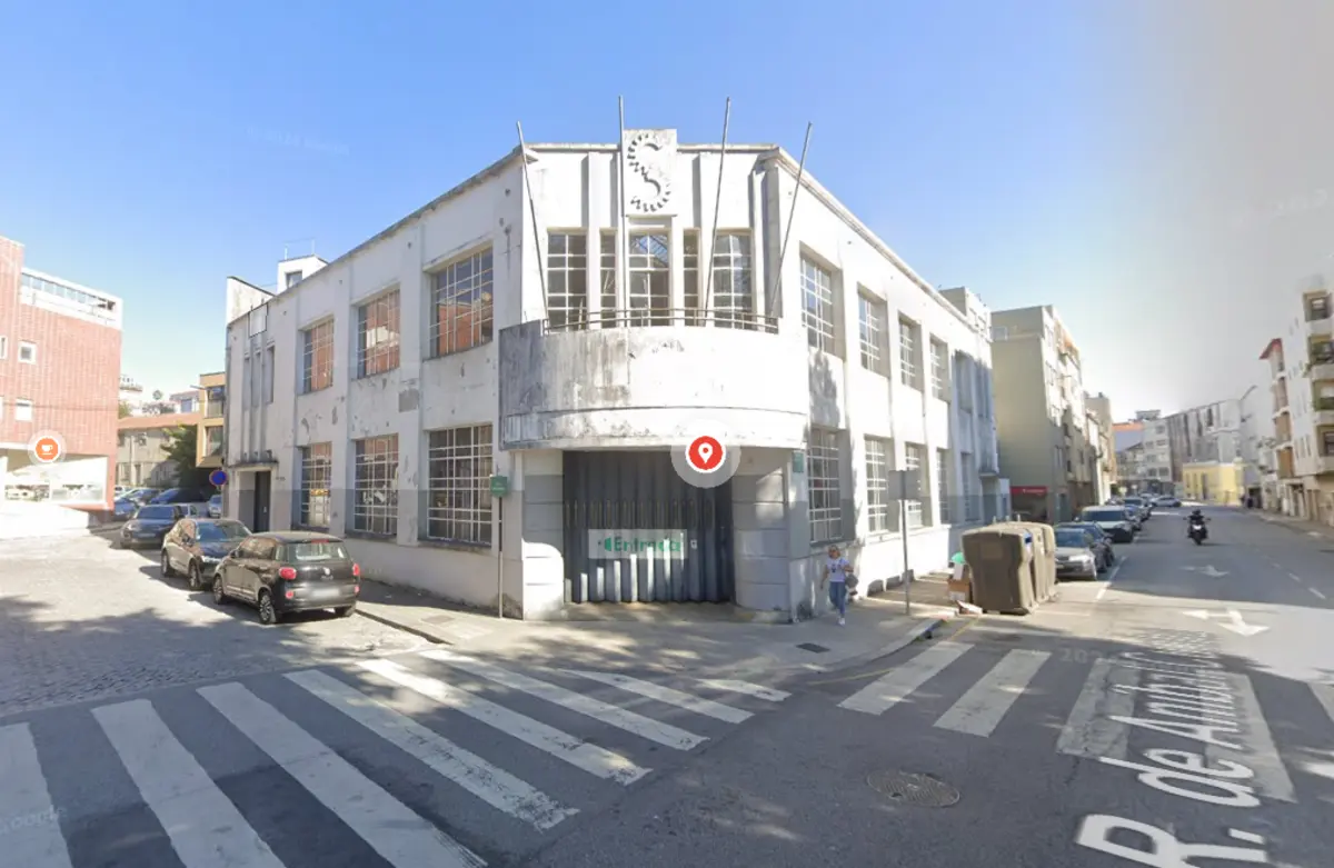 Edifício está inserido na Área de Reabilitação Urbana da Baixa do Porto, o que garante alguns benefícios, designadamente a nível fiscal.