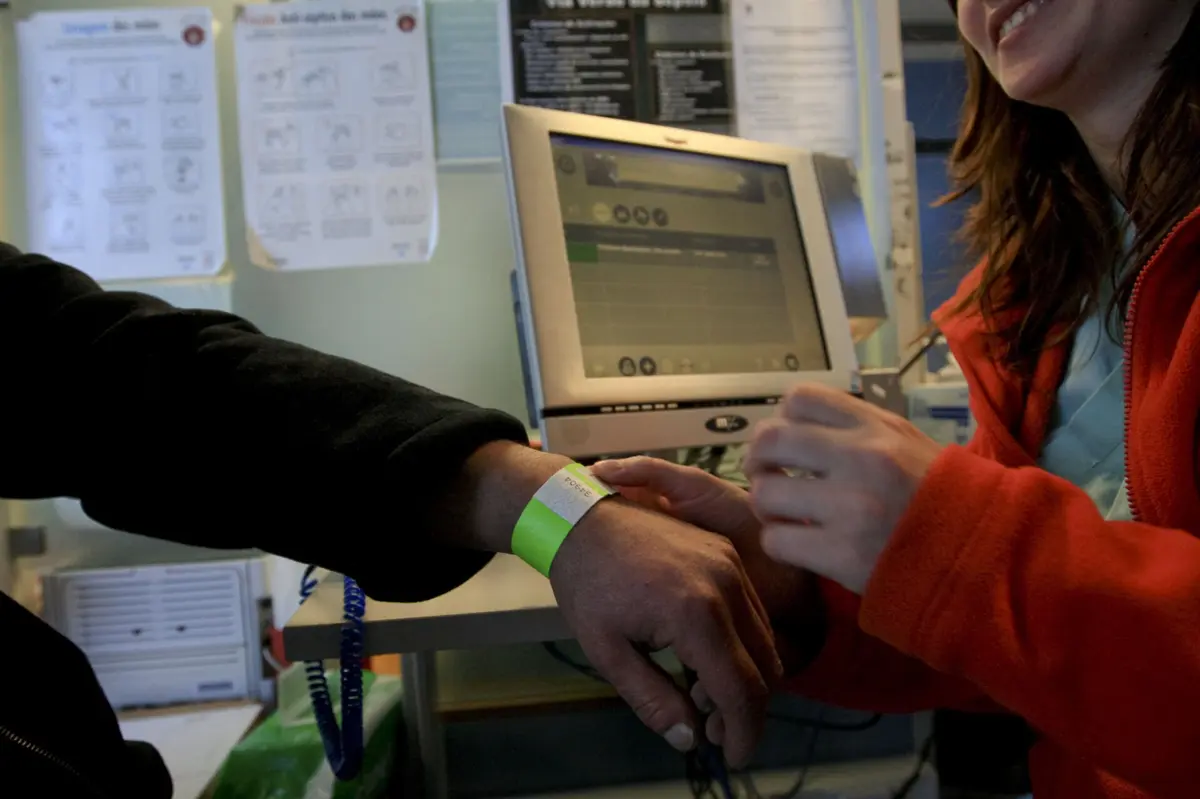 Antes da ida à urgência, os utentes devem ligar para a linha SNS24, ir ao centro de saúde ou a um médico