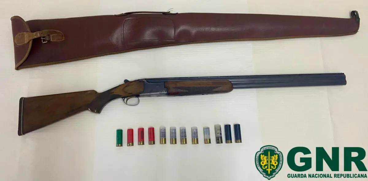 Suspeito tinha na sua posse 1 caçadeira e 12 munições
