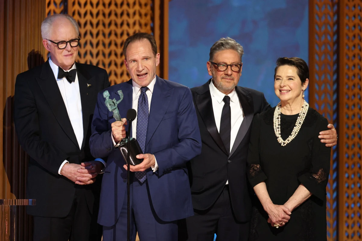 Atores de "Conclave" receberam a estatueta de Melhor Elenco